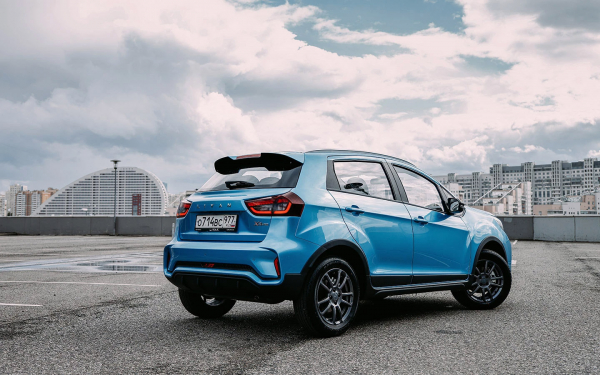 Сколько стоит страховка на Lada Granta, «Москвич 3», Geely Emgrand и Changan Alsvin :: Autonews6