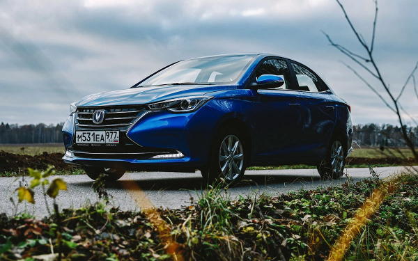 Дилеры получили первые автомобили Solaris HS – это седаны Hyundai :: Autonews5