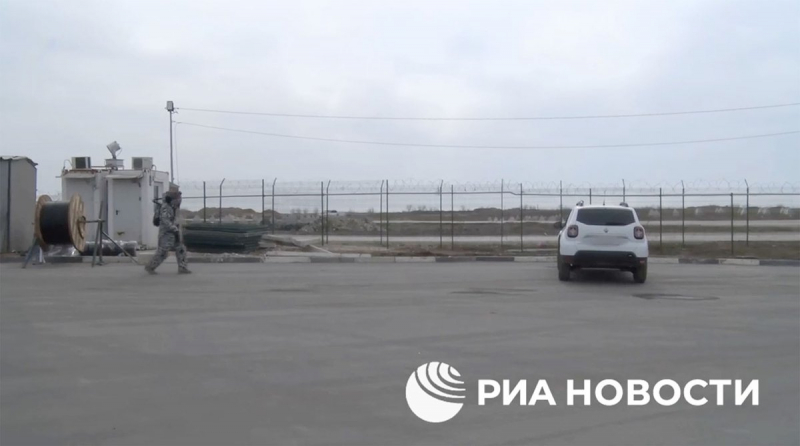 На въезде в Крым обнаружили взрывное устройство. Его нашли под днищем автомобиля правоохранителя из Херсонской области