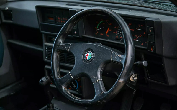 Alfa Romeo 75 из шоу Top Gear продадут на аукционе: цена, фото и подробности :: Autonews2