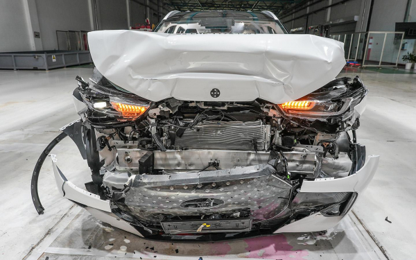 Bmw x3 chery tiggo 7 mazda ez 6 i zeekr 7x proshli krash testy rezultaty autonews 74c9795.jpg