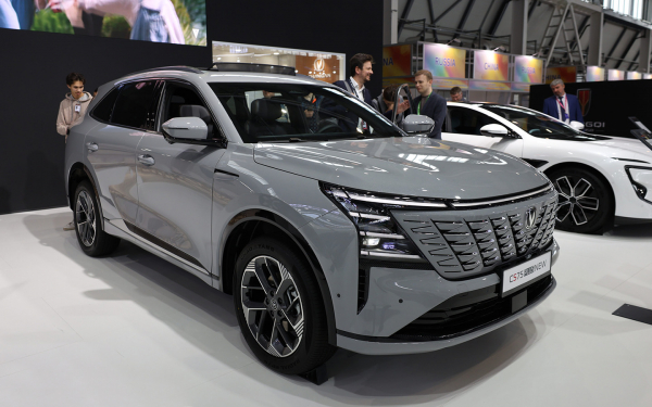 CS75 Plus, Avatr 12 и Deepal G318: что привез Changan на «Иннопром-2025», первый обзор :: Autonews1