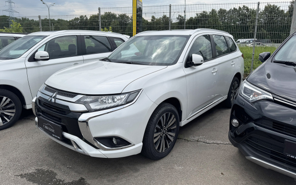 Как купить Mitsubishi Outlander 2022 из Китая в 2025 году: цена, документы, риски :: Autonews17