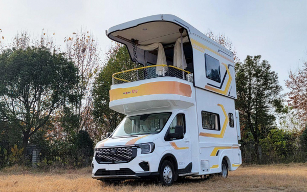 Kitajcy prevratili ford transit v dvuhetazhnyj dom na kolesah foto i harakteristiki autonews 7859e1b.jpg