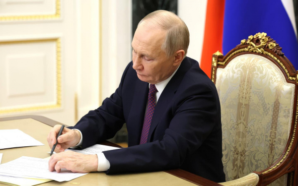 Poshliny dlja avtovladelcev vyrastut s 1 sentjabrja zakon podpisal putin autonews b5412e4.jpg