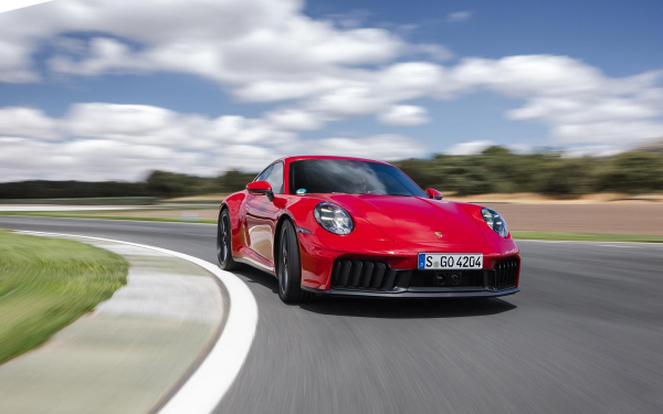 Prodazhi porsche upali v mire na 6 podrobnosti autonews 872a562.jpg