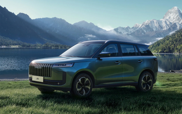 В России в 2025 году представят более 15 новых автомобилей: фото и характеристики :: Autonews15