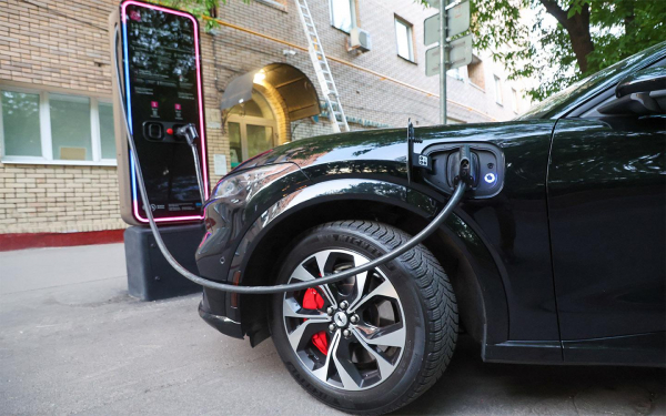 Zarjadki dlja elektrokarov energija moskvy stali platnymi podrobnosti autonews 18a81b6.jpg