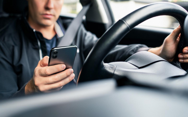 Rossijanam nachali prihodit fejkovye shtrafy v messendzherah preduprezhdenie mvd autonews 5b67dd6.jpg