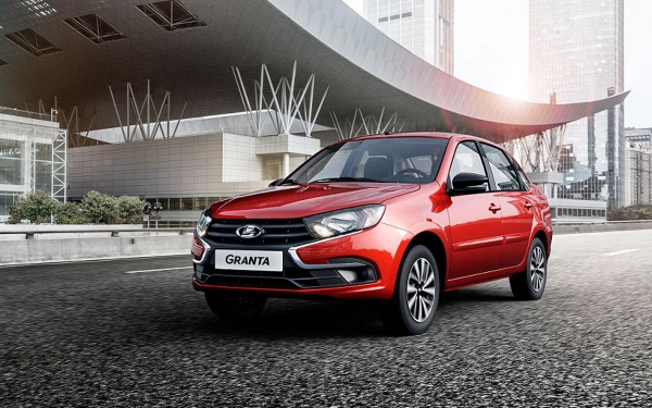 Три самые продаваемые машины в России в конце июля :: Autonews1